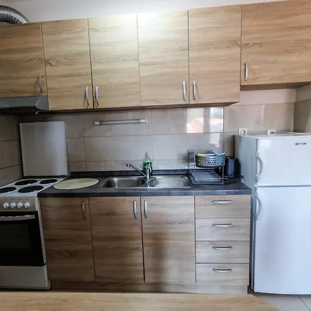 369 Mo Apartment *